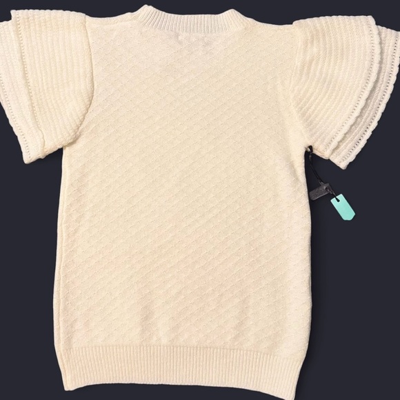 Cream Knit Short Sleeve Sweater
Size S/M - Picture 2 of 7